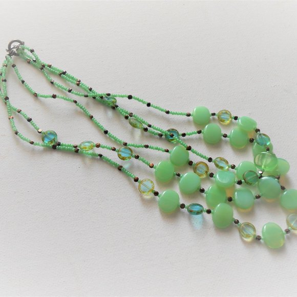 Green Oval Disk and Seed Bead Necklace - Picture 6 of 6